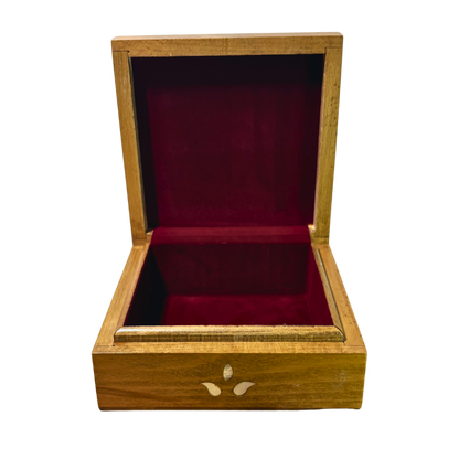 Damasceńska Szkatułka Luksusowa – Masa Perłowa & Aksamit