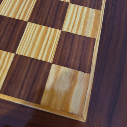 Table Damasquinée d’Échecs et de Backgammon Faite à la Main par Gaby Al Dayeh – Design Classique