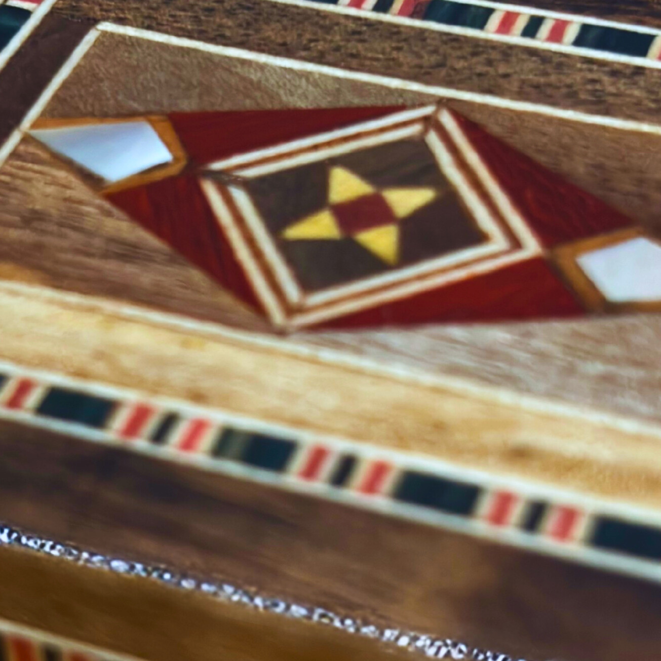 Handgemaakte Mozaïek Ringdoos uit Damascus – Fluweel