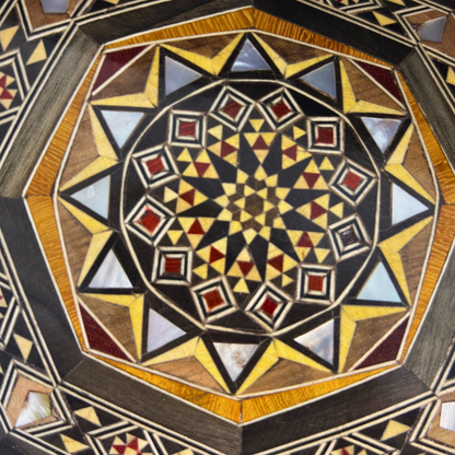 Handgefertigte Mosaik-Schatulle aus Damaskus – Perlmutt & Samt