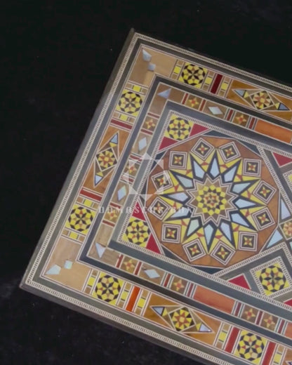 Handgefertigte Mosaik-Schatulle aus Damaskus – Holzkunst & Samt